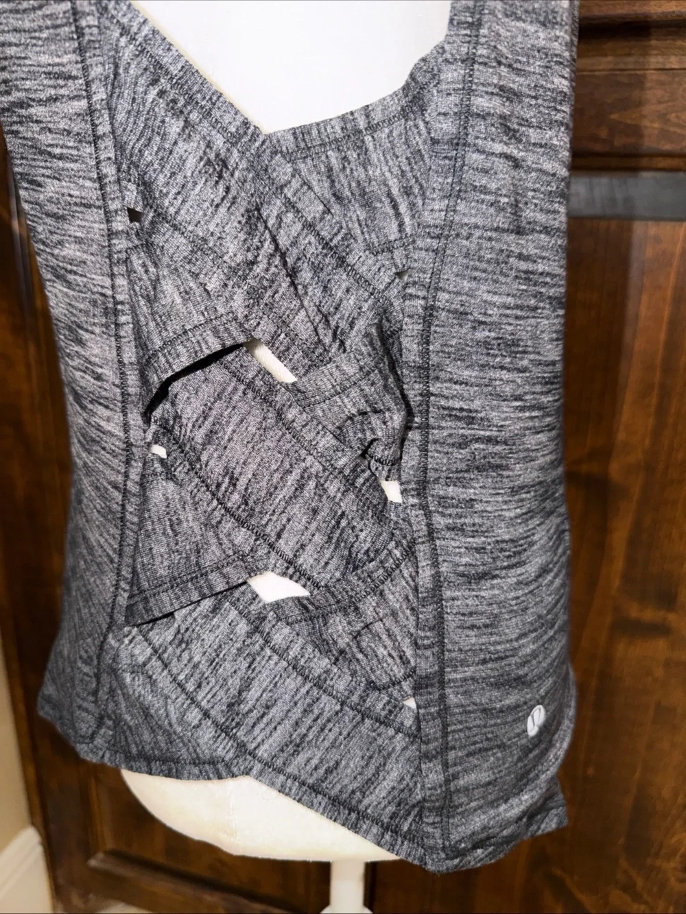 Lululemon Var-City Muscle Tank Heathered Gray Detailed Gym Sporty Athletic 8 M